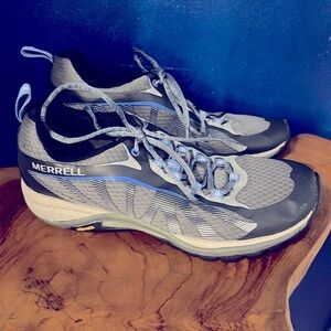 Women’s Merrell Black & Grey Siren Edge Waterproof Trail Hiking Shoes Size 9